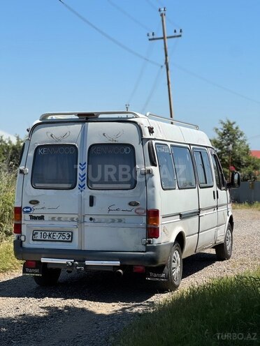 Ford Transit-3