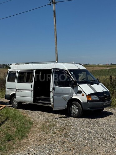 Ford Transit-5