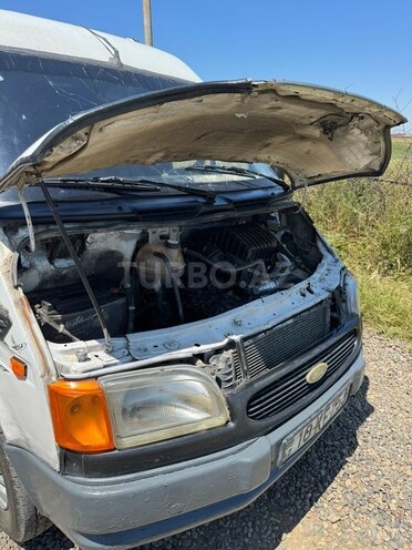 Ford Transit-10