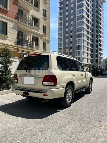 Toyota Land Cruiser-4