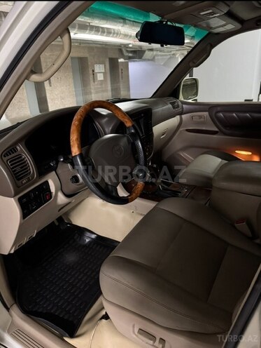 Toyota Land Cruiser-7