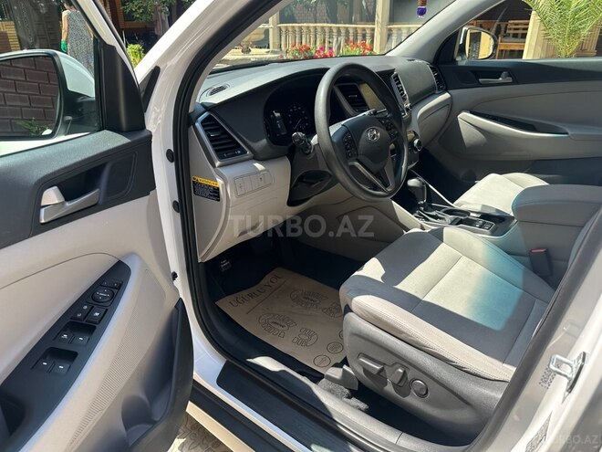 Hyundai Tucson-12