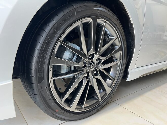 Toyota Camry-6
