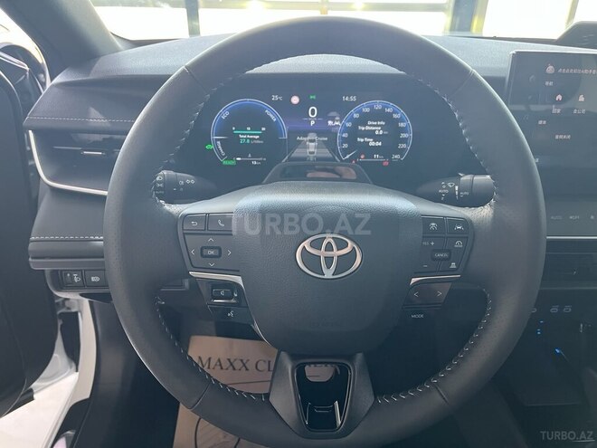Toyota Camry-13