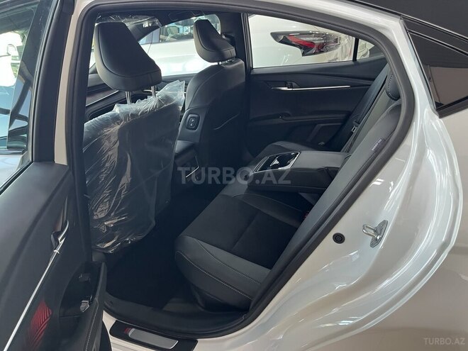 Toyota Camry-23