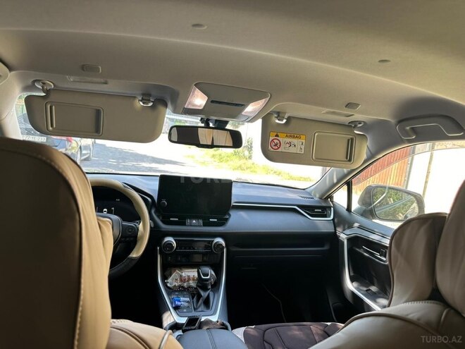 Toyota RAV4-6