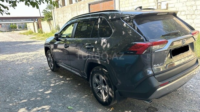 Toyota RAV4-5
