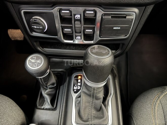 Jeep Wrangler-17
