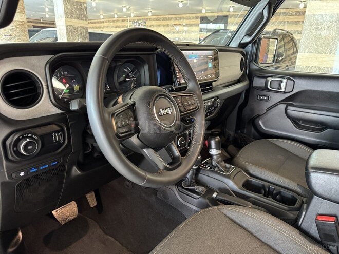 Jeep Wrangler-10