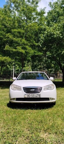 Hyundai Elantra-1