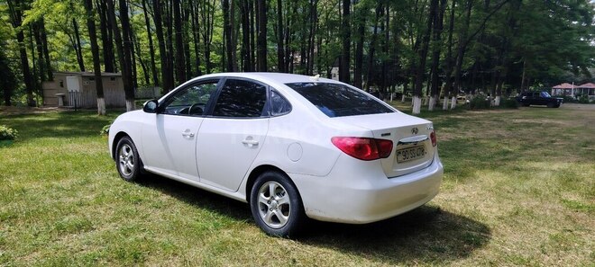 Hyundai Elantra-5