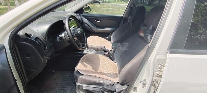 Hyundai Elantra-7