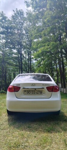 Hyundai Elantra-4