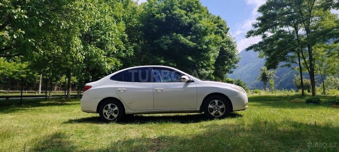 Hyundai Elantra-3