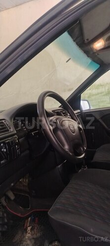 Opel Vectra-10