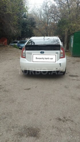 Toyota Prius-2