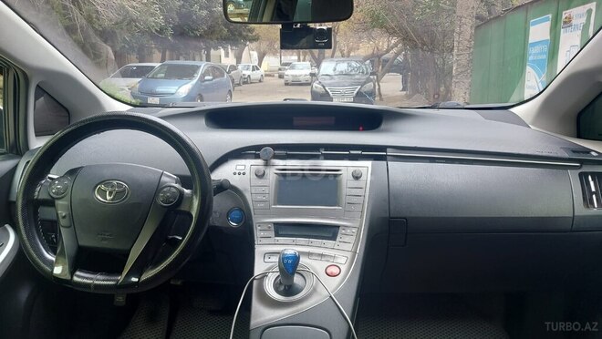 Toyota Prius-6