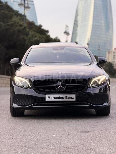 Mercedes E 220 d-1