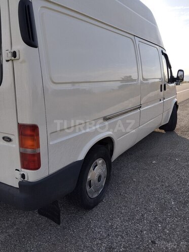 Ford Transit-3