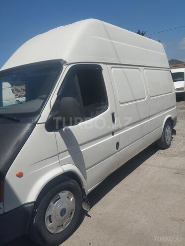 Ford Transit-5