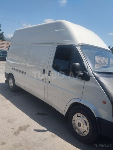 Ford Transit-4