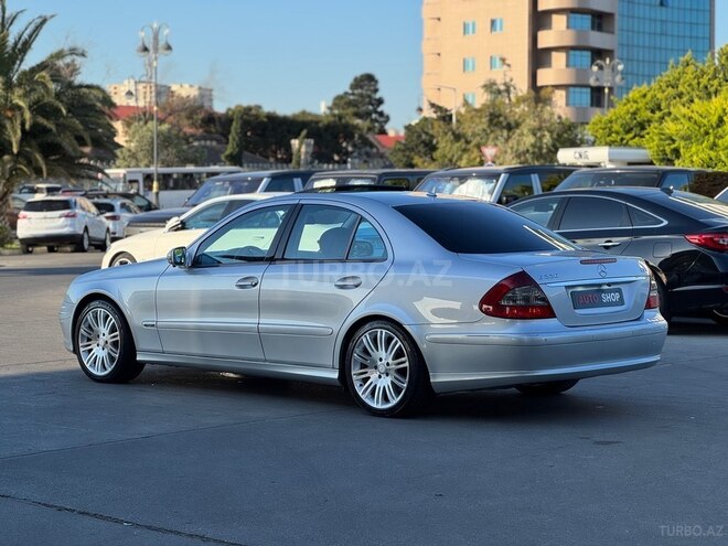 Mercedes E 220-10