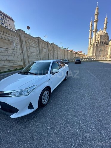 Toyota Corolla Axio-3