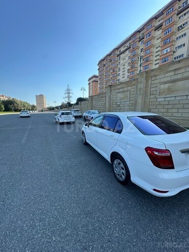 Toyota Corolla Axio-7