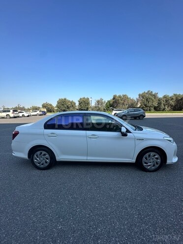Toyota Corolla Axio-5