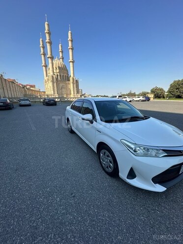 Toyota Corolla Axio-2