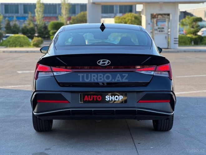 Hyundai Elantra-5