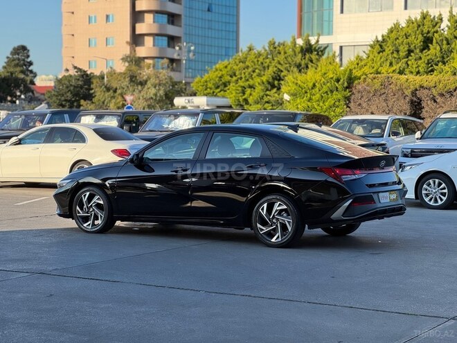 Hyundai Elantra-9