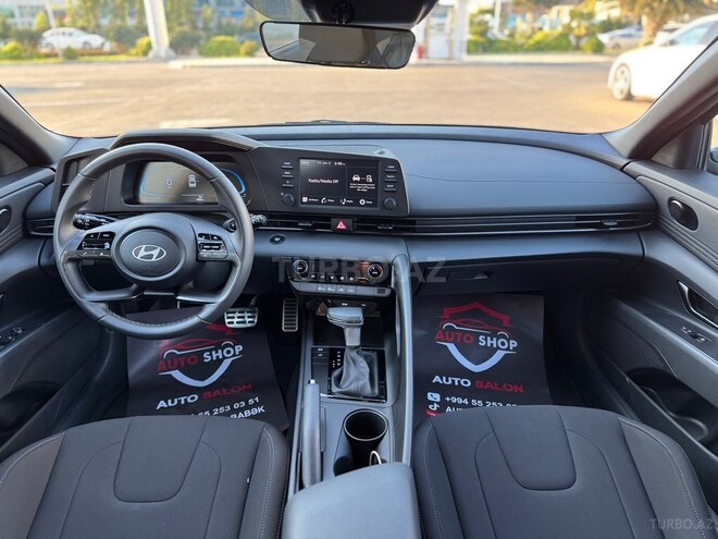 Hyundai Elantra-19