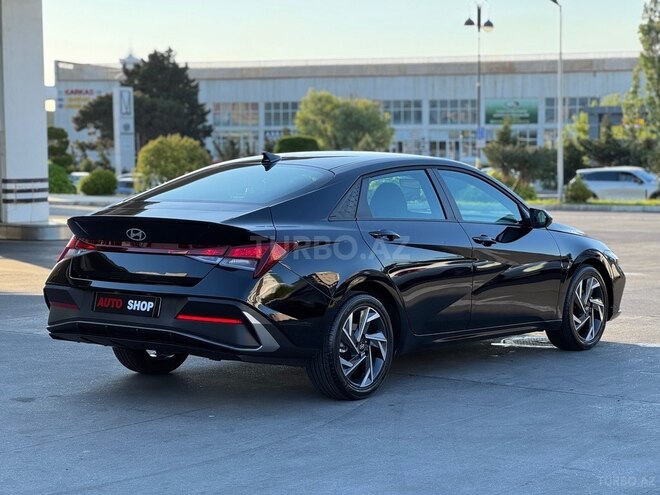 Hyundai Elantra-2