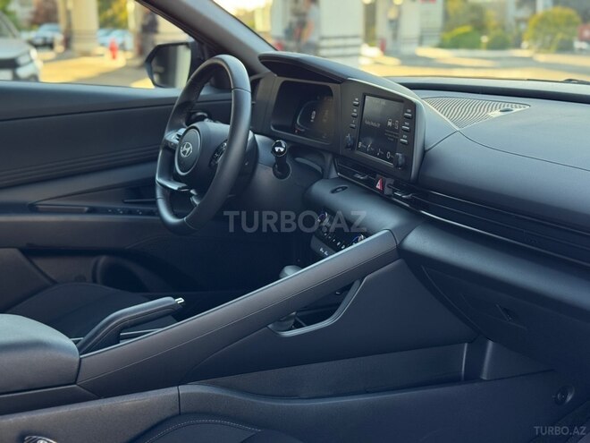 Hyundai Elantra-20