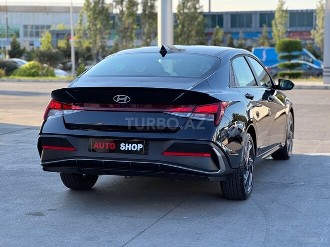 Hyundai Elantra-4