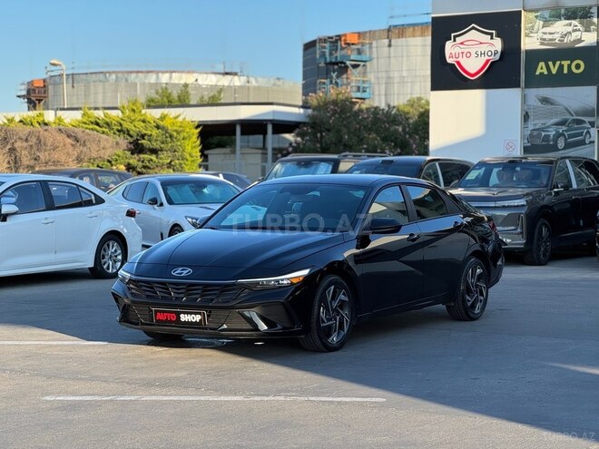 Hyundai Elantra-13