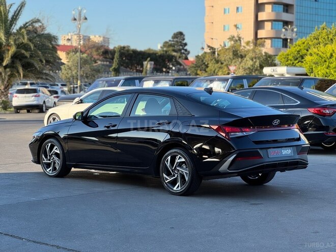 Hyundai Elantra-8
