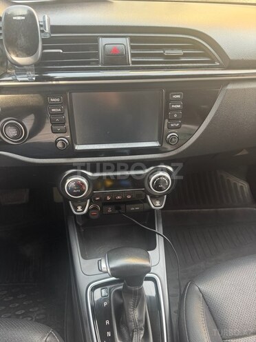 Kia Rio-7