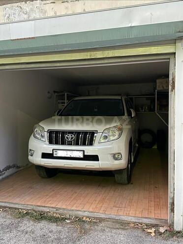 Toyota Land Cruiser Prado-8