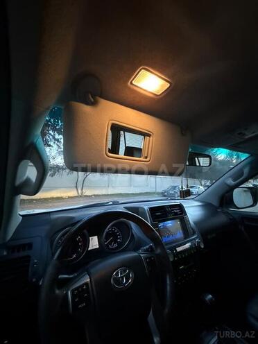 Toyota Land Cruiser Prado-17