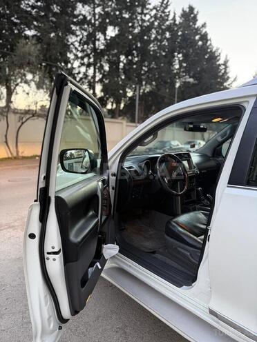 Toyota Land Cruiser Prado-7