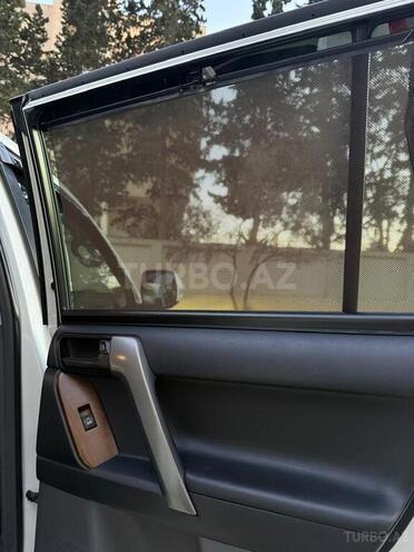 Toyota Land Cruiser Prado-13