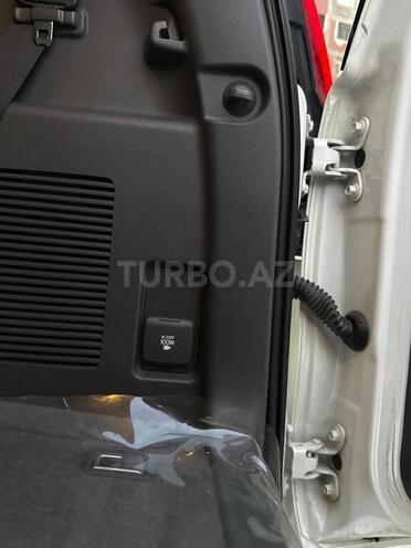 Toyota Land Cruiser Prado-16