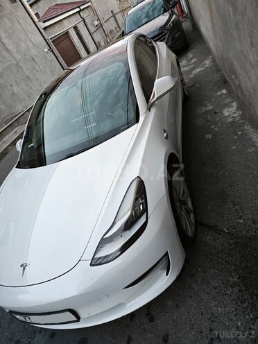 Tesla Model 3-2