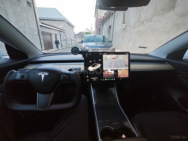 Tesla Model 3-16