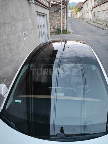 Tesla Model 3-7