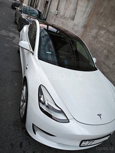 Tesla Model 3-4