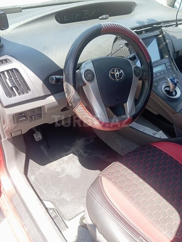 Toyota Prius-16