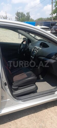 Toyota Yaris-5
